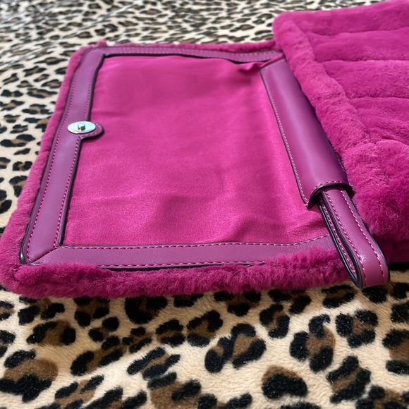 Faux Furry Purple Clutch 💜Wristlet Bag Purse Pink Fushia Color Y2K Fashion Boho - Picture 16 of 17